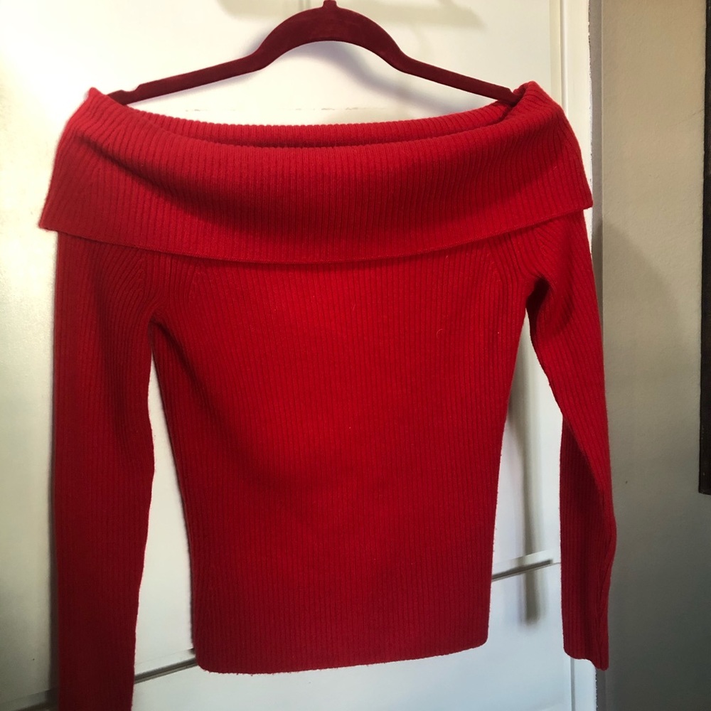 Off the shoulder - Picture 2 of 2